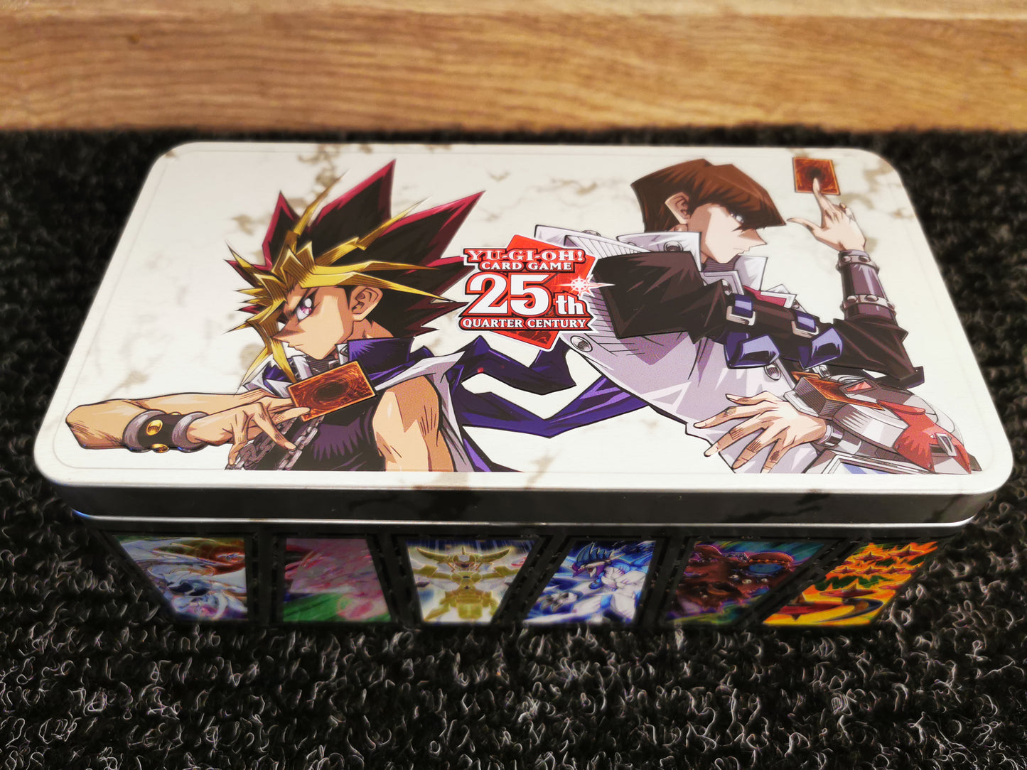 500 Yu-Gi-Oh! Karten in toller Aufbewahrungsbox (25 Jahre Jubiläums-Tin)