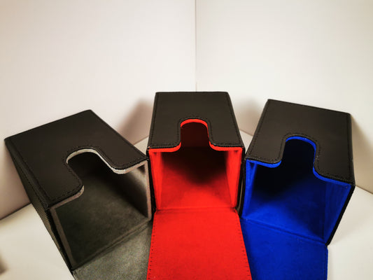 Premium TCG Deckbox – Edles Design & Sicherer Schutz (3 Farbvarianten)