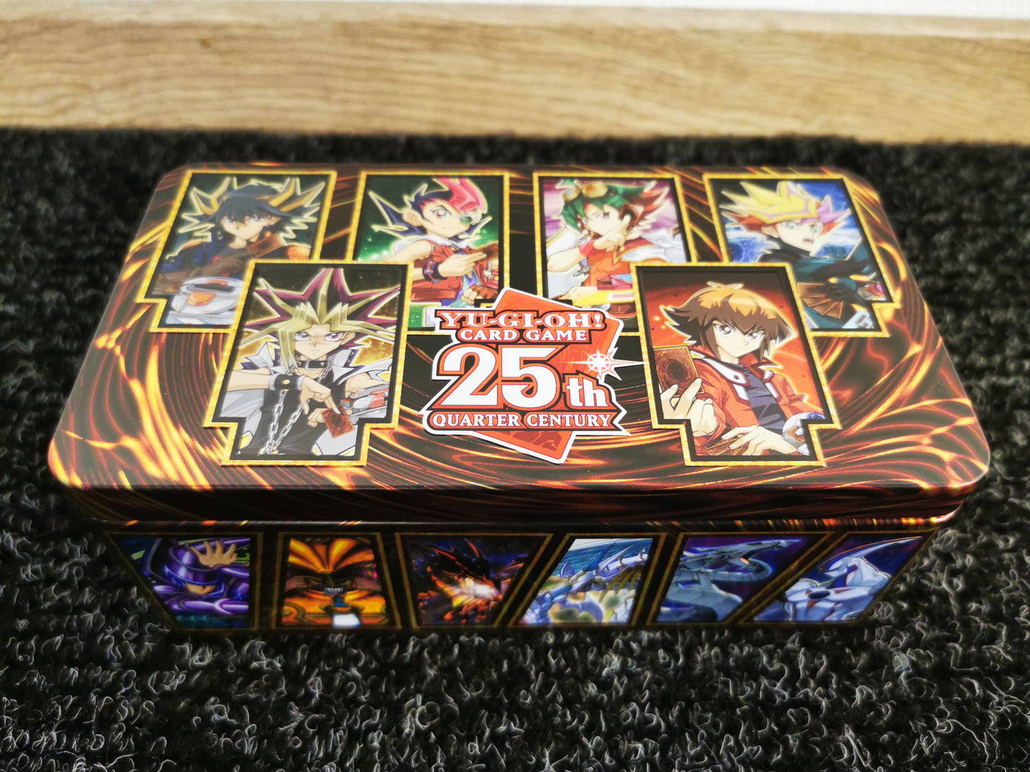 500 Yu-Gi-Oh! Karten in toller Aufbewahrungsbox (25 Jahre Jubiläums-Tin)