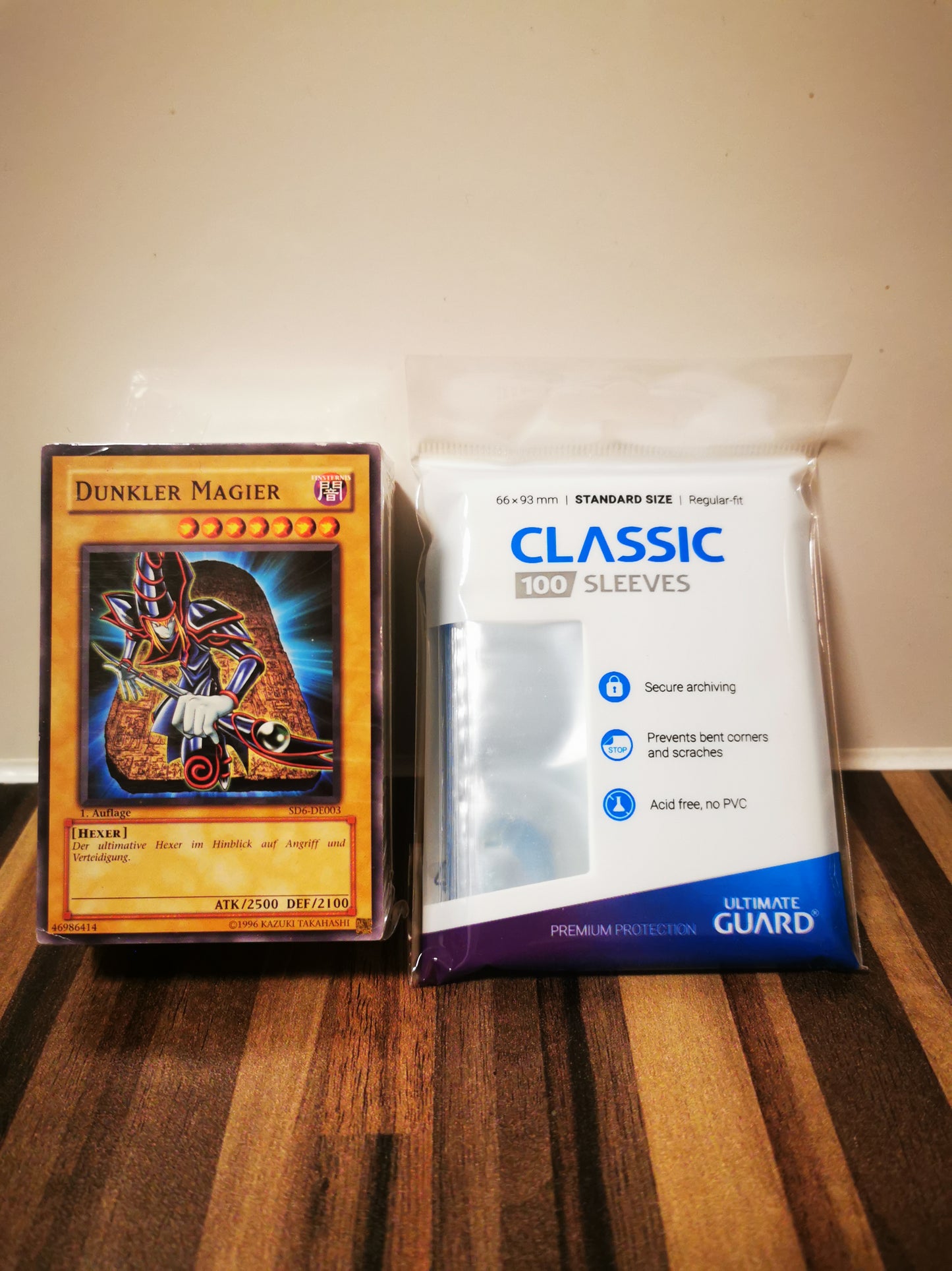 Yu-Gi-Oh! Karten-Bundle: 100 verschiedene Karten + 100 Classic Sleeves